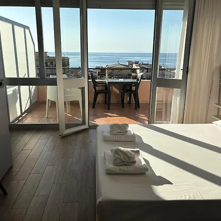 Blue Sky Apartment